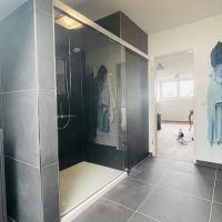 Duschen mit Schiebetür